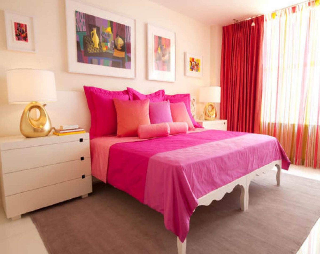 Quarto Com Cama Rosa Fotos E Imagens